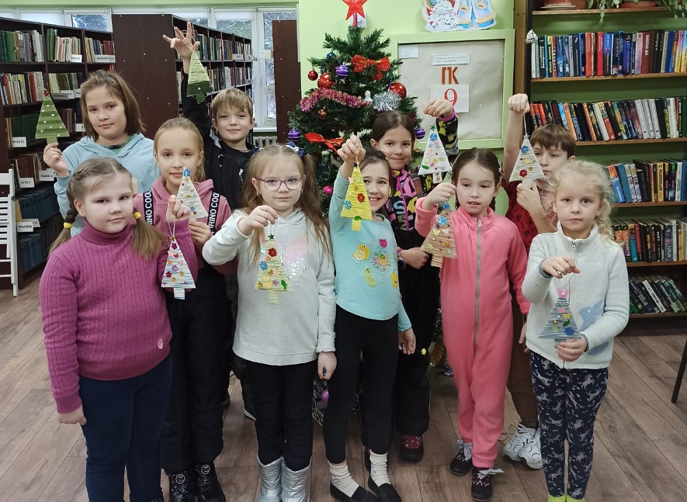 Новогодние мероприятия провели в Доме культуры «Юбилейный» поселения Роговское