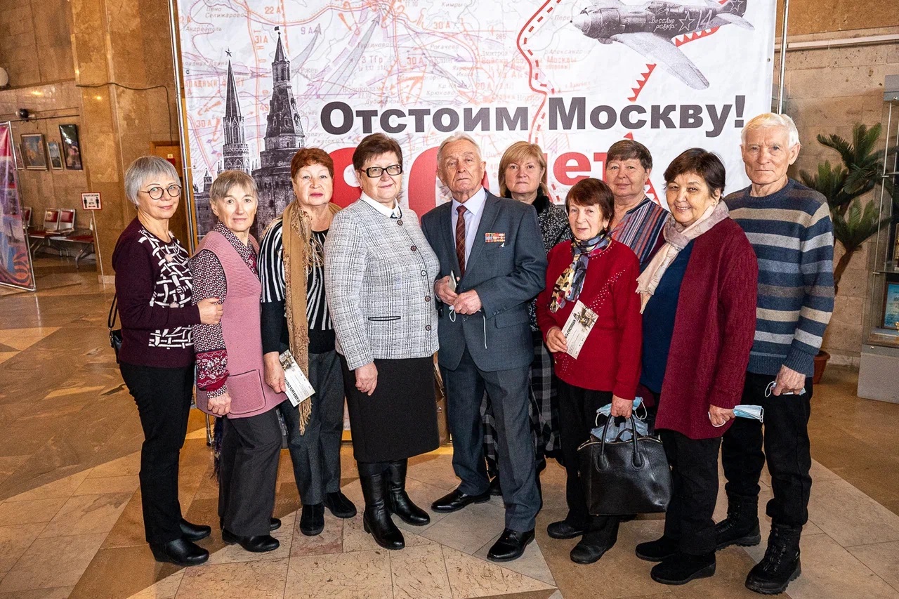 Префектура Новой Москвы поздравила ветеранов с Днем воинской славы России