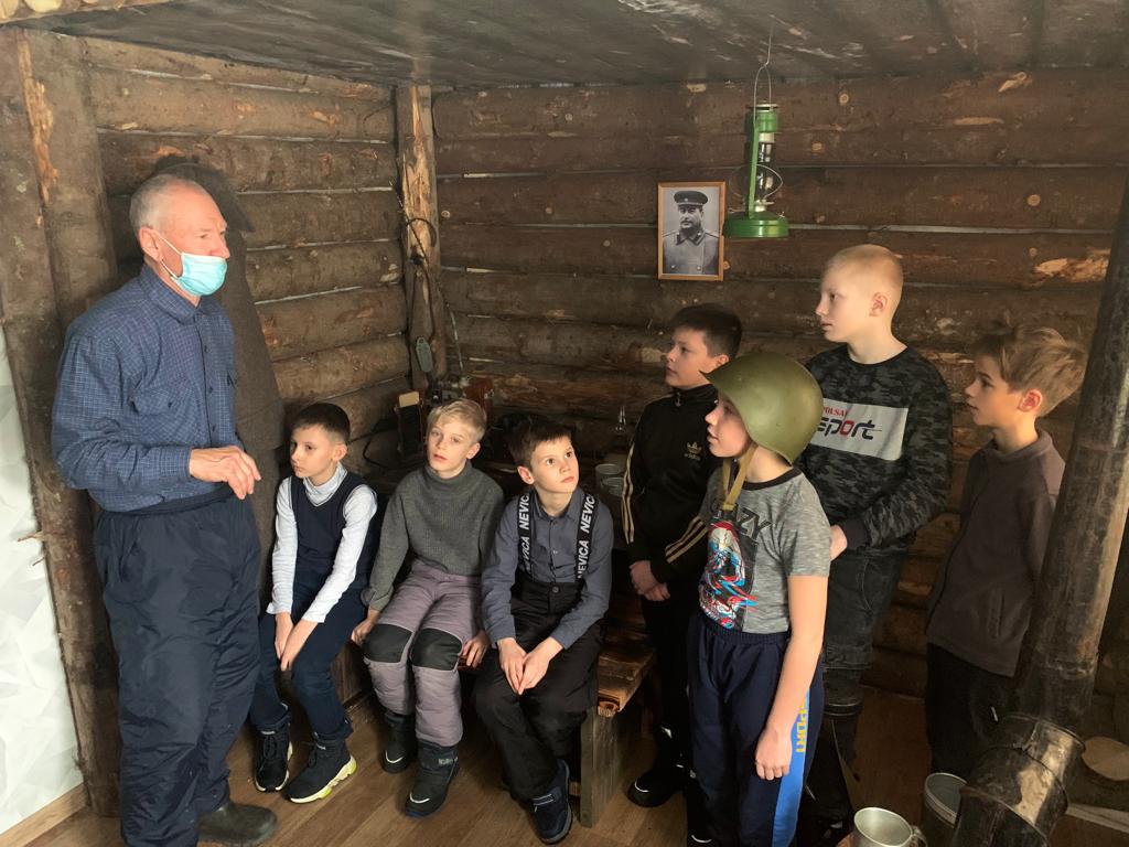 Экскурсию для детей провели в Совете ветеранов поселения Марушкинское