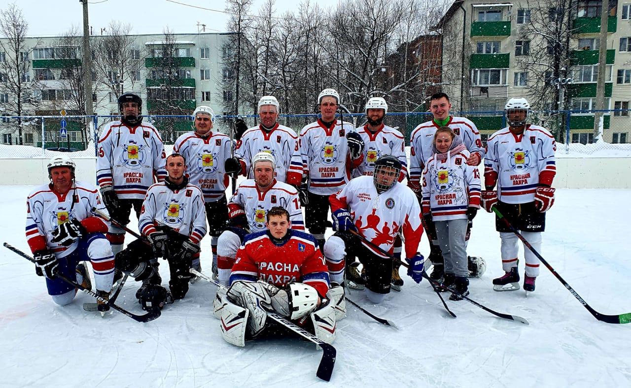 Команда хоккеистов поселения Краснопахорское сыграла в матче на кубке главы администрации
