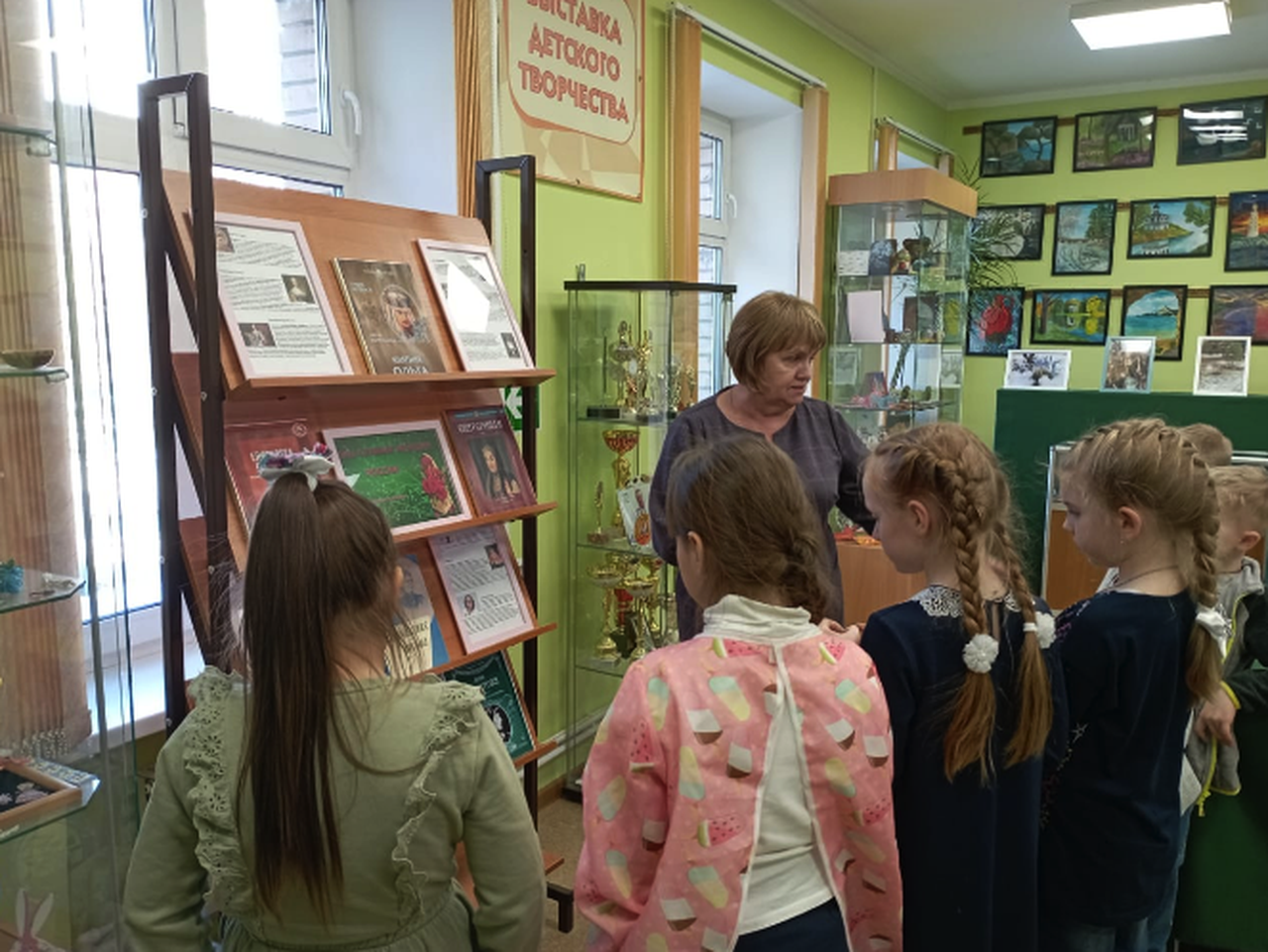 Книжная выставка открылась в Детско-юношеском центре Щербинки