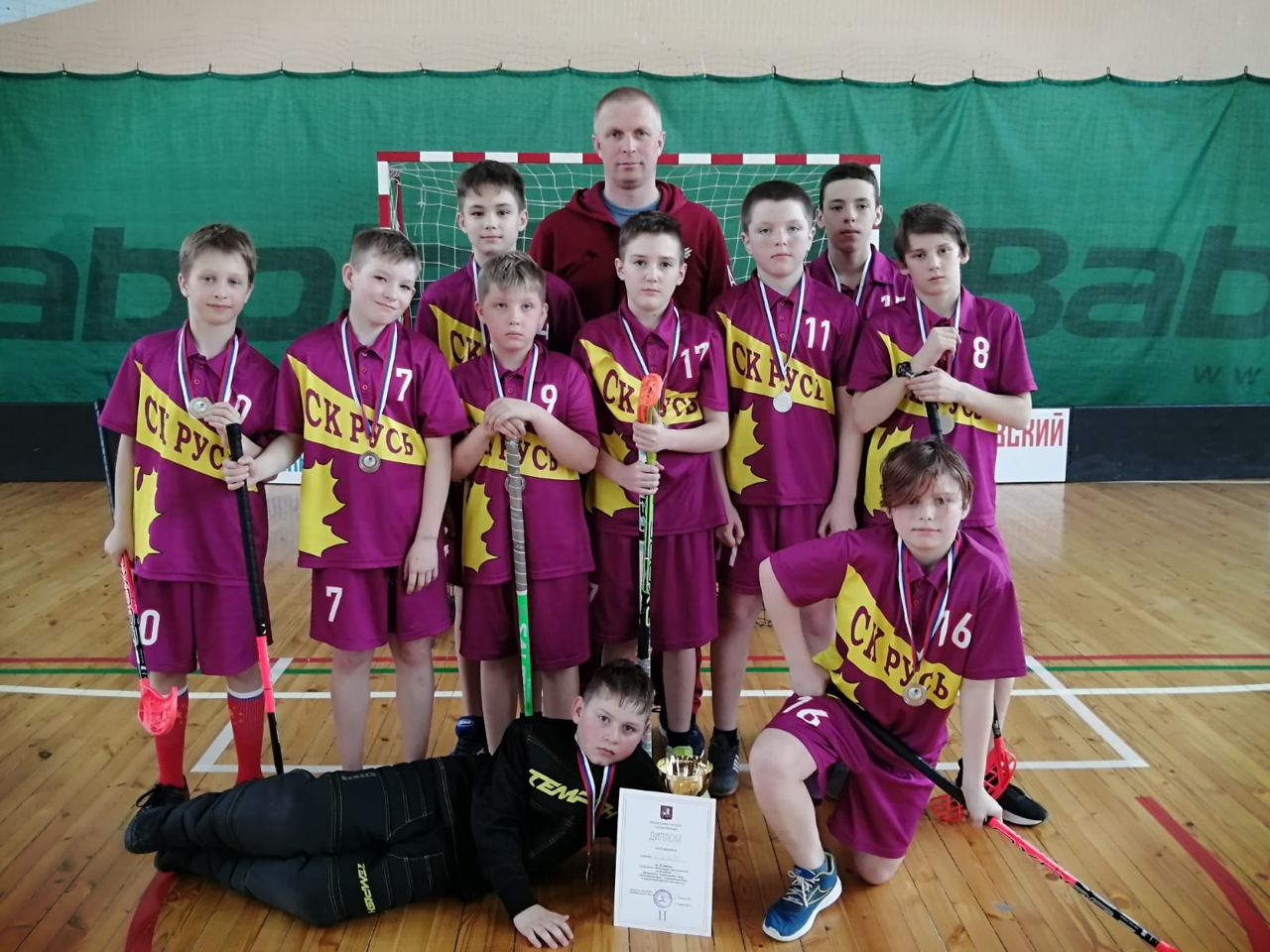 Команда спортивного клуба «Русь» из Кленовского стала призером в соревнованиях по флорболу