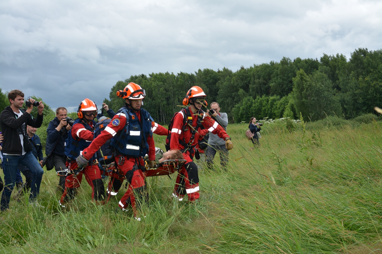 Пилоты и спасатели авиацентра приняли участие в мастер-классе в рамках подготовки к сезону «потеряшек»