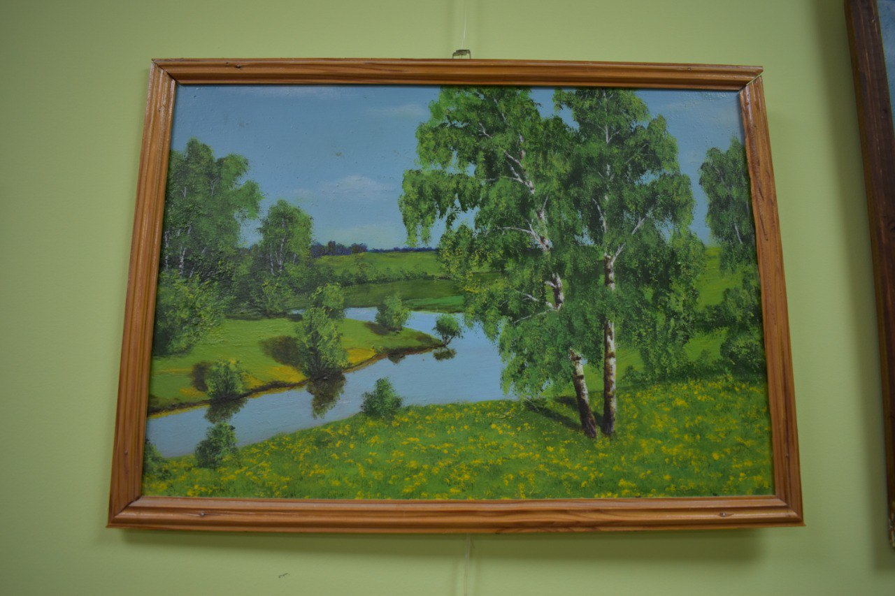 Выставка картин открылась в библиотеке Дома культуры «Юбилейный» поселения Роговское