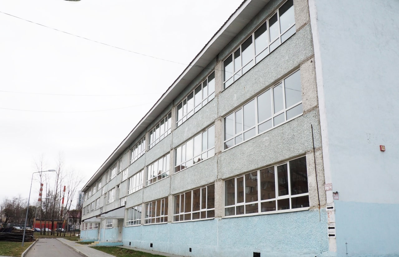 Реконструкцию здания школы в поселке Знамя Октября продолжили в поселении Рязановское