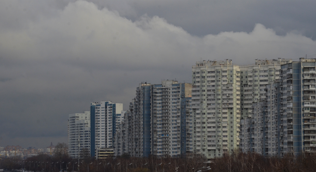Грозу с дождем спрогнозировали синоптики в Москве в субботу