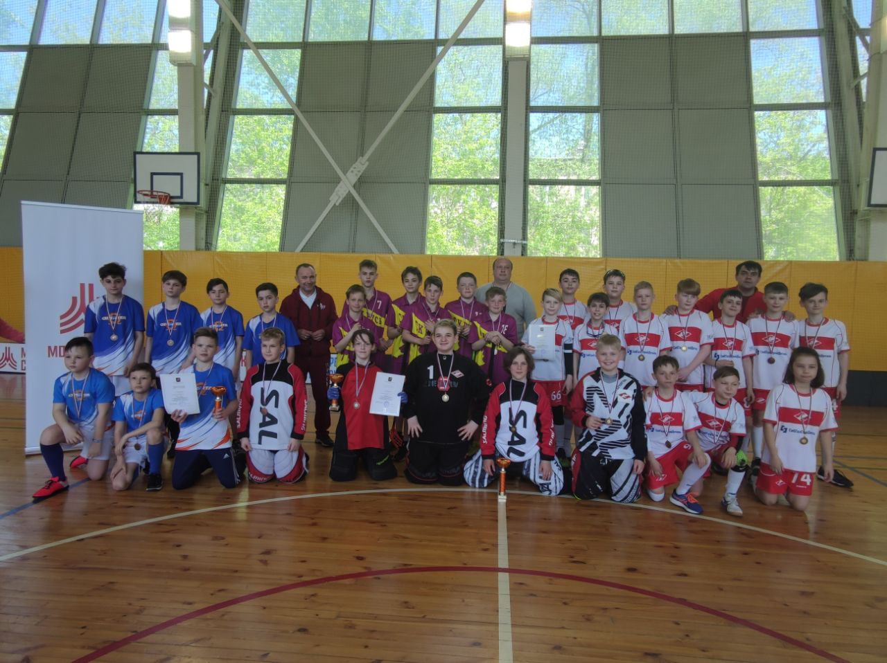Юные призеры: команда спортивного клуба «Русь» из Кленовского заняла второе место на соревнованиях по флорболу