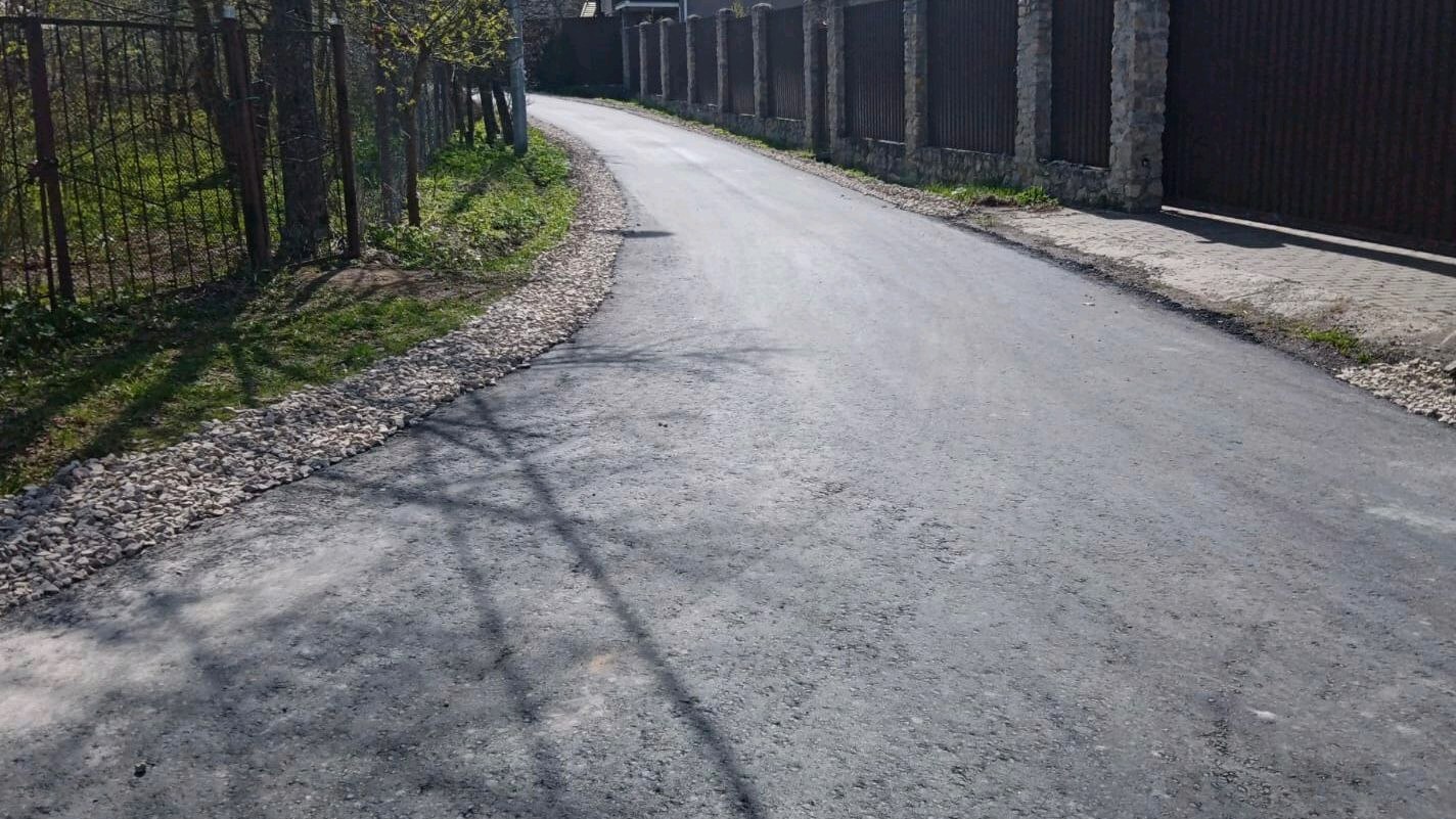 Ремонт автомобильной дороги провели в поселении Киевский