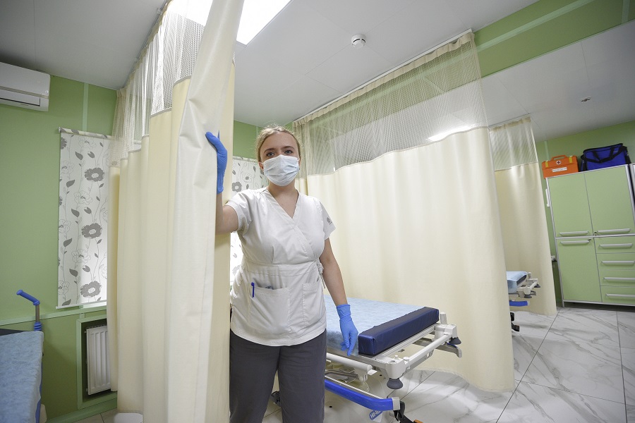 Более тысячи пациентов с коронавирусной инфекцией госпитализировали в России за сутки