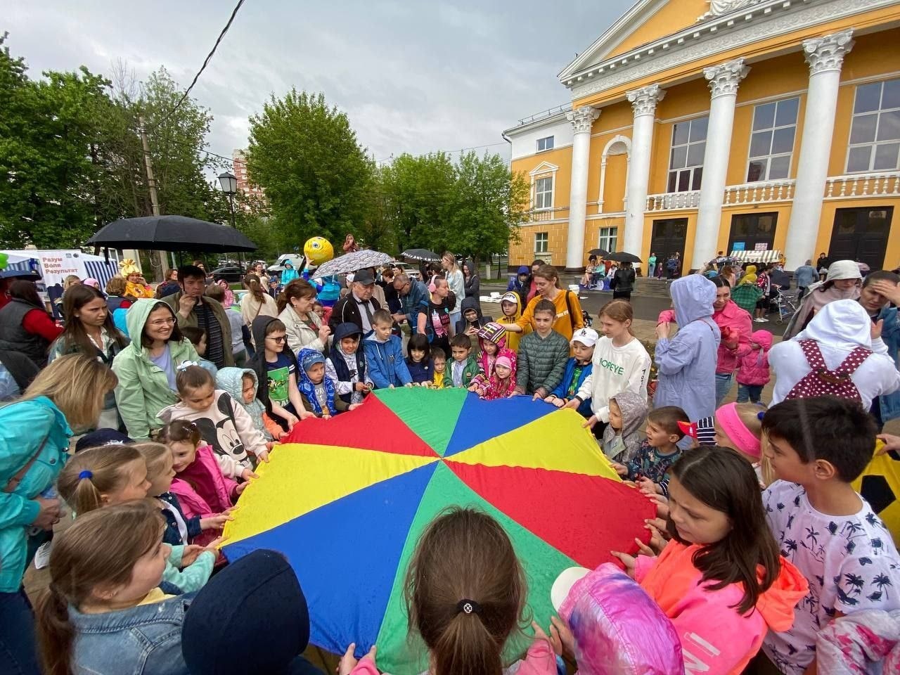 Праздничные мероприятия ко Дню защиты детей провели в Щербинке