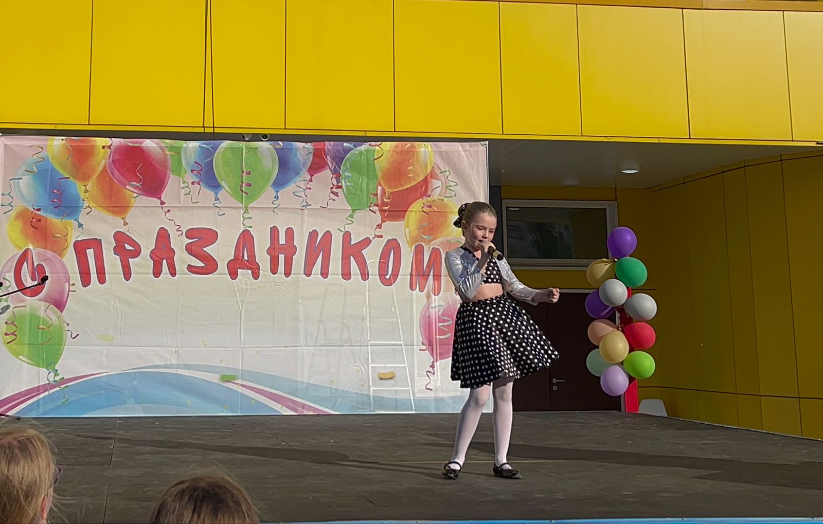 Ученики Киевской ДМШ приняли участие в праздничном концерте