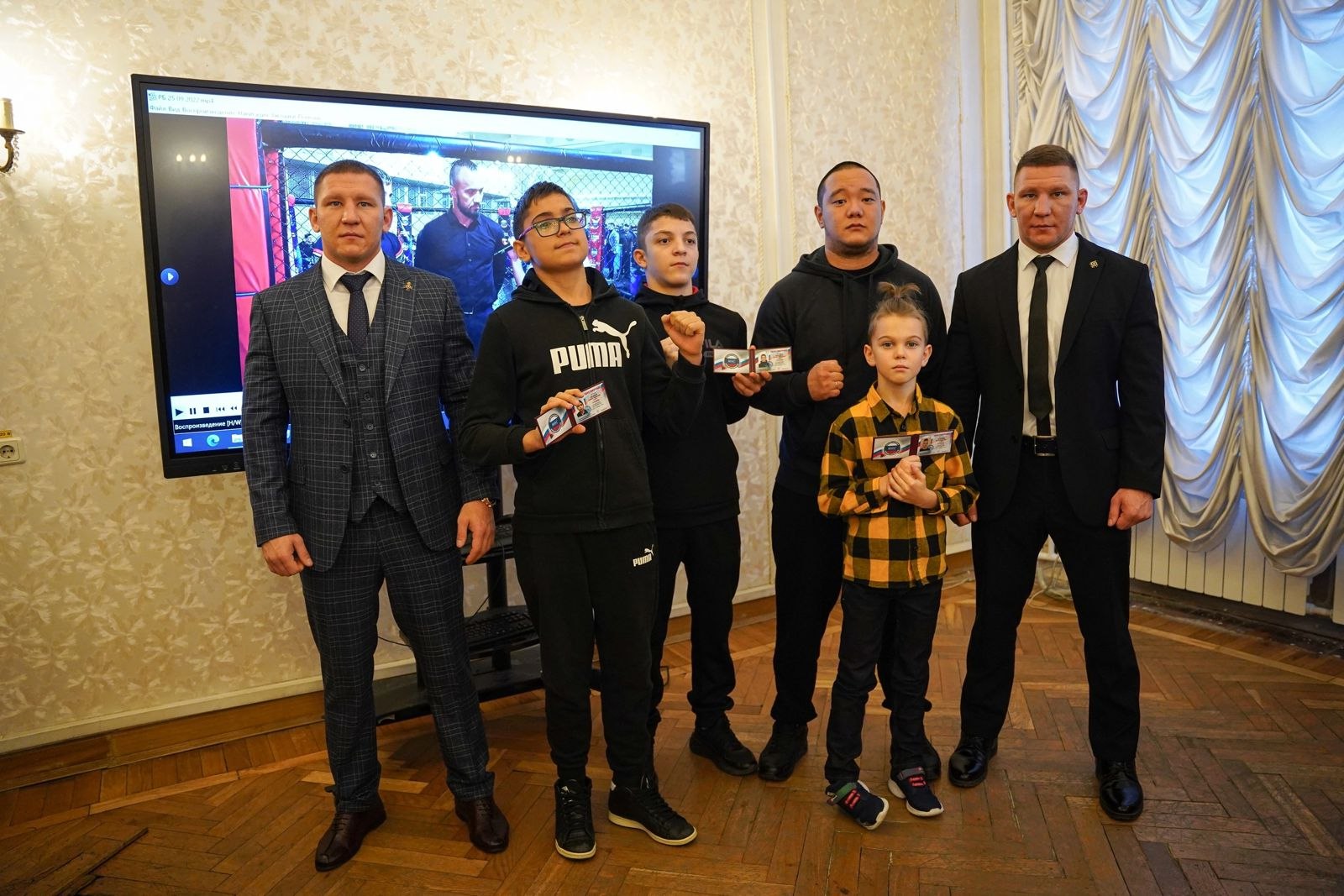 Бойцов спортивного клуба Brooklyn Новофедоровского наградили за успешные выступления на соревнованиях