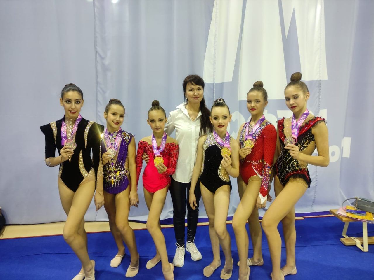 Гимнастки из Щербинки успешно выступили на соревнованиях