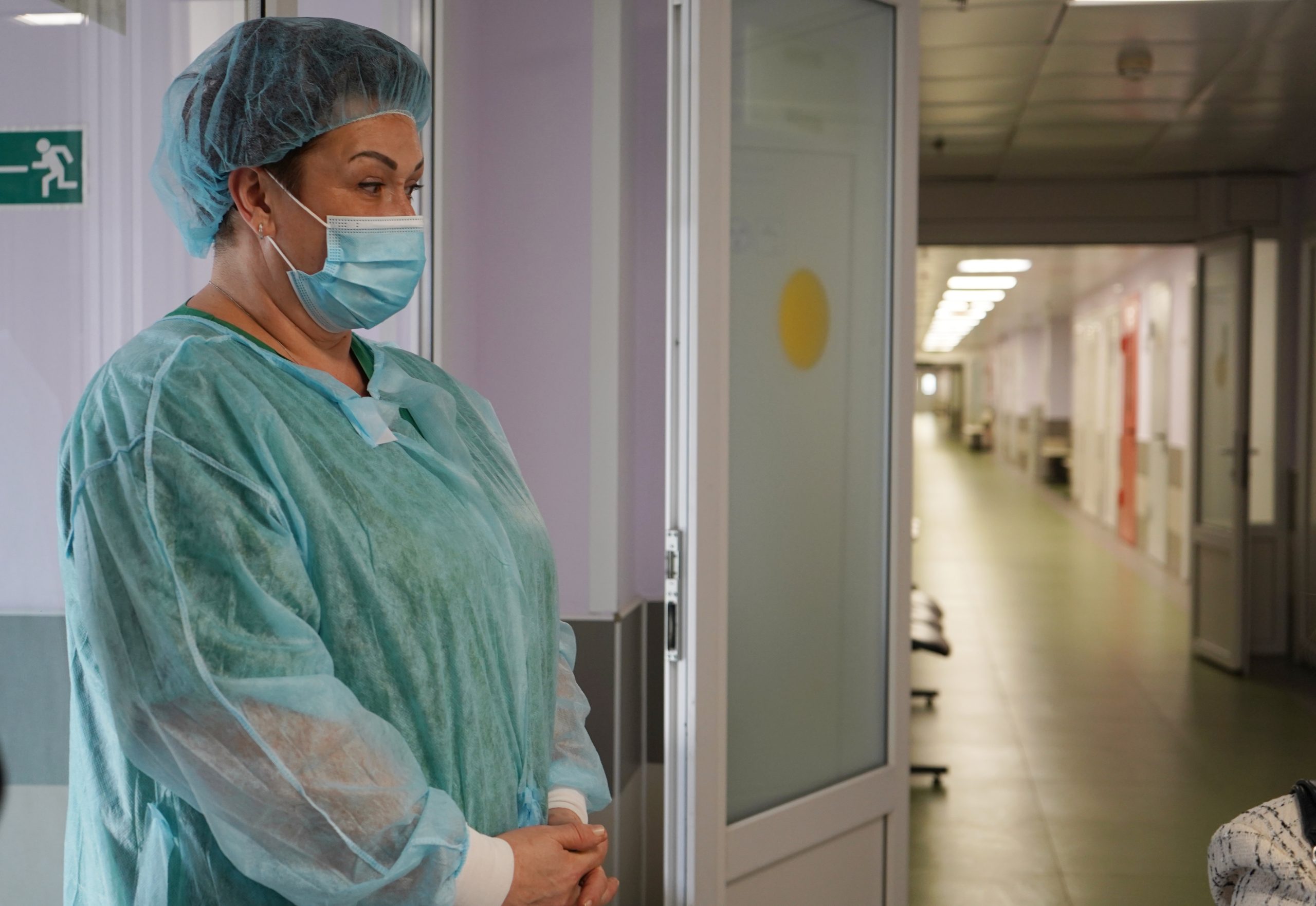 Более 1200 человек госпитализировали с коронавирусом в России за сутки