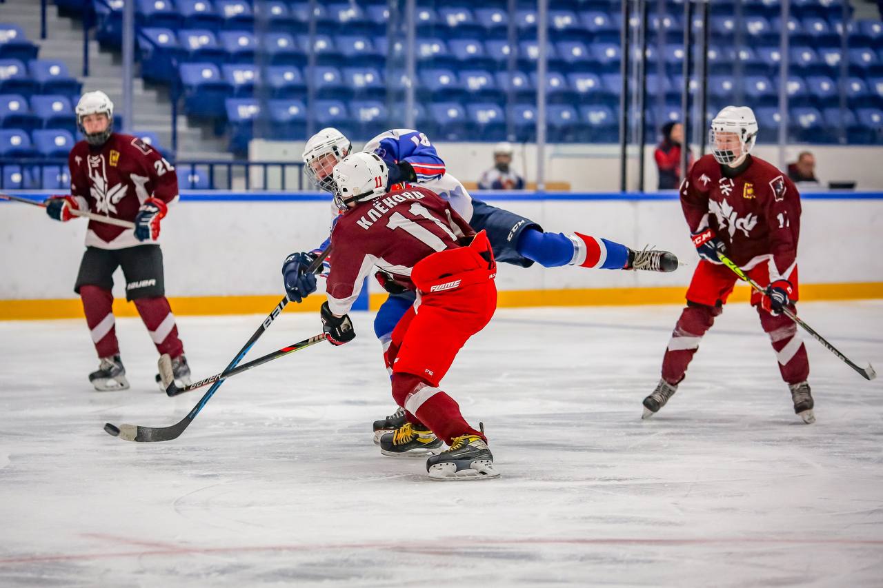 Хоккеисты из Кленовского одержали две победы