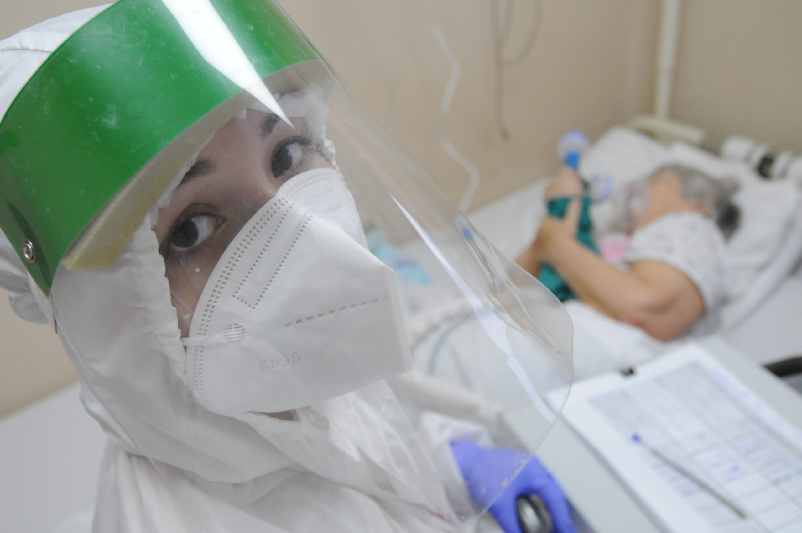 Еще у 4,2 тысячи россиян обнаружили коронавирус за сутки
