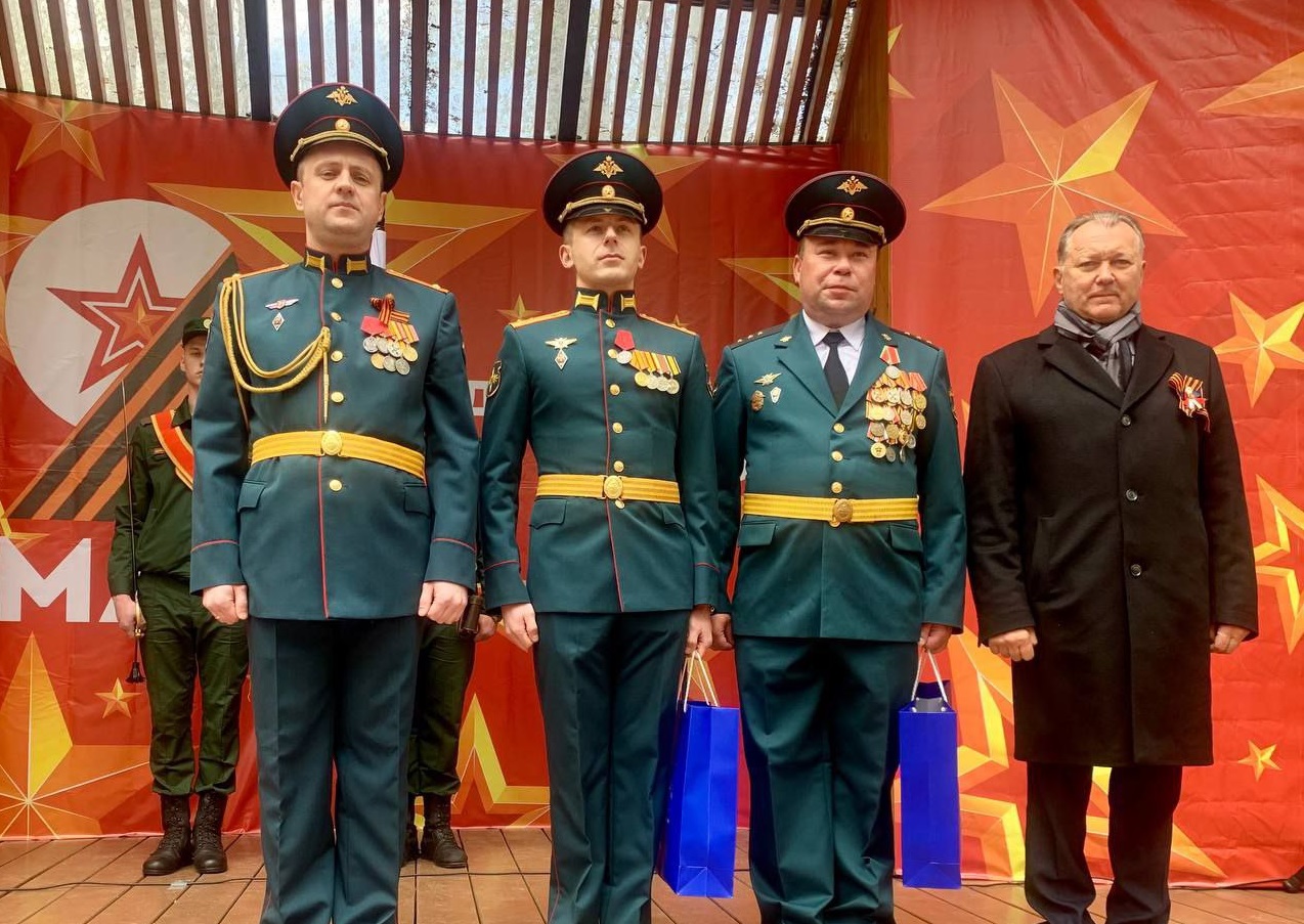 Офицеров поселения Десеновское наградили медалями