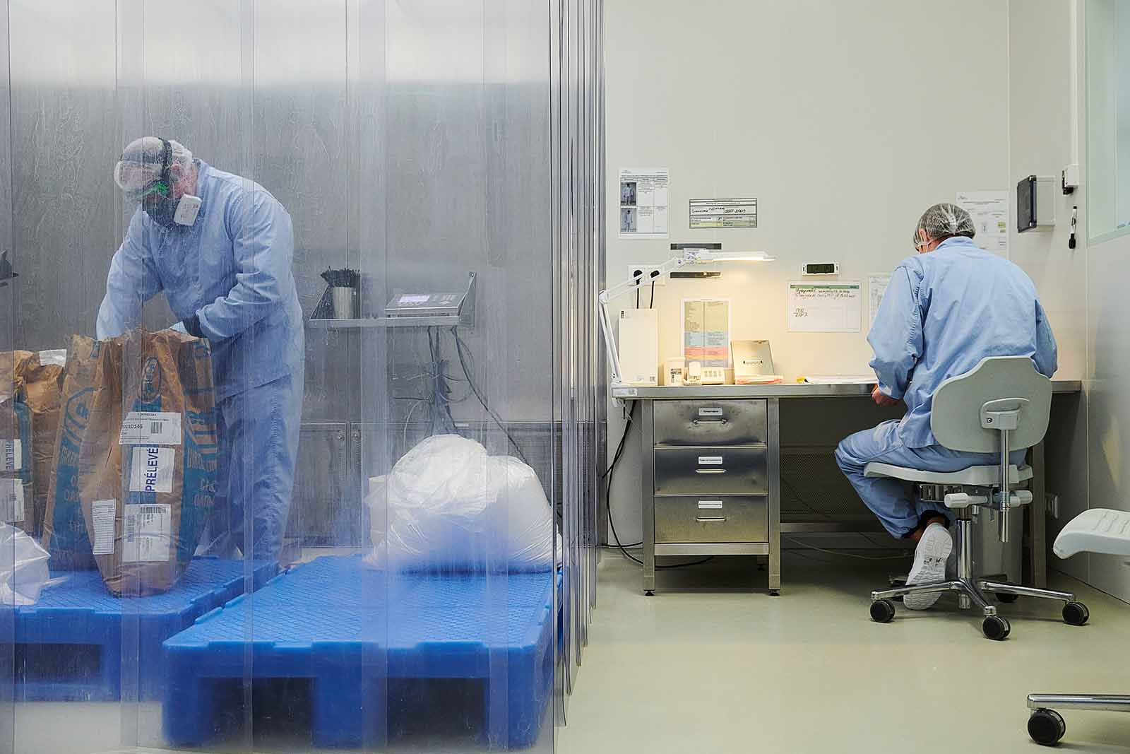 Фармацевтический завод в Краснопахорском собрал 260 тонн бумаги