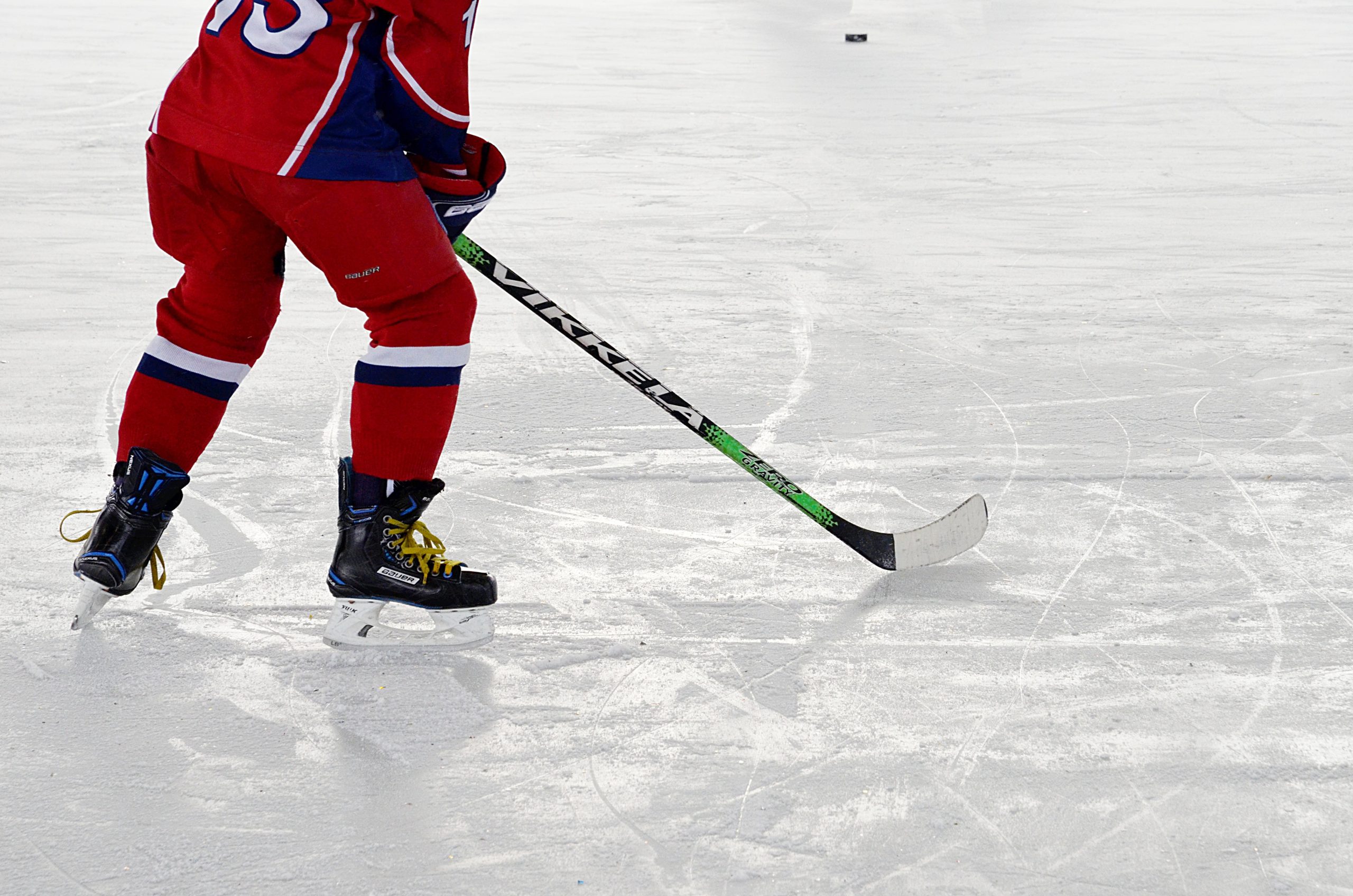 Обустройство хоккейной площадки начали в Щаповском