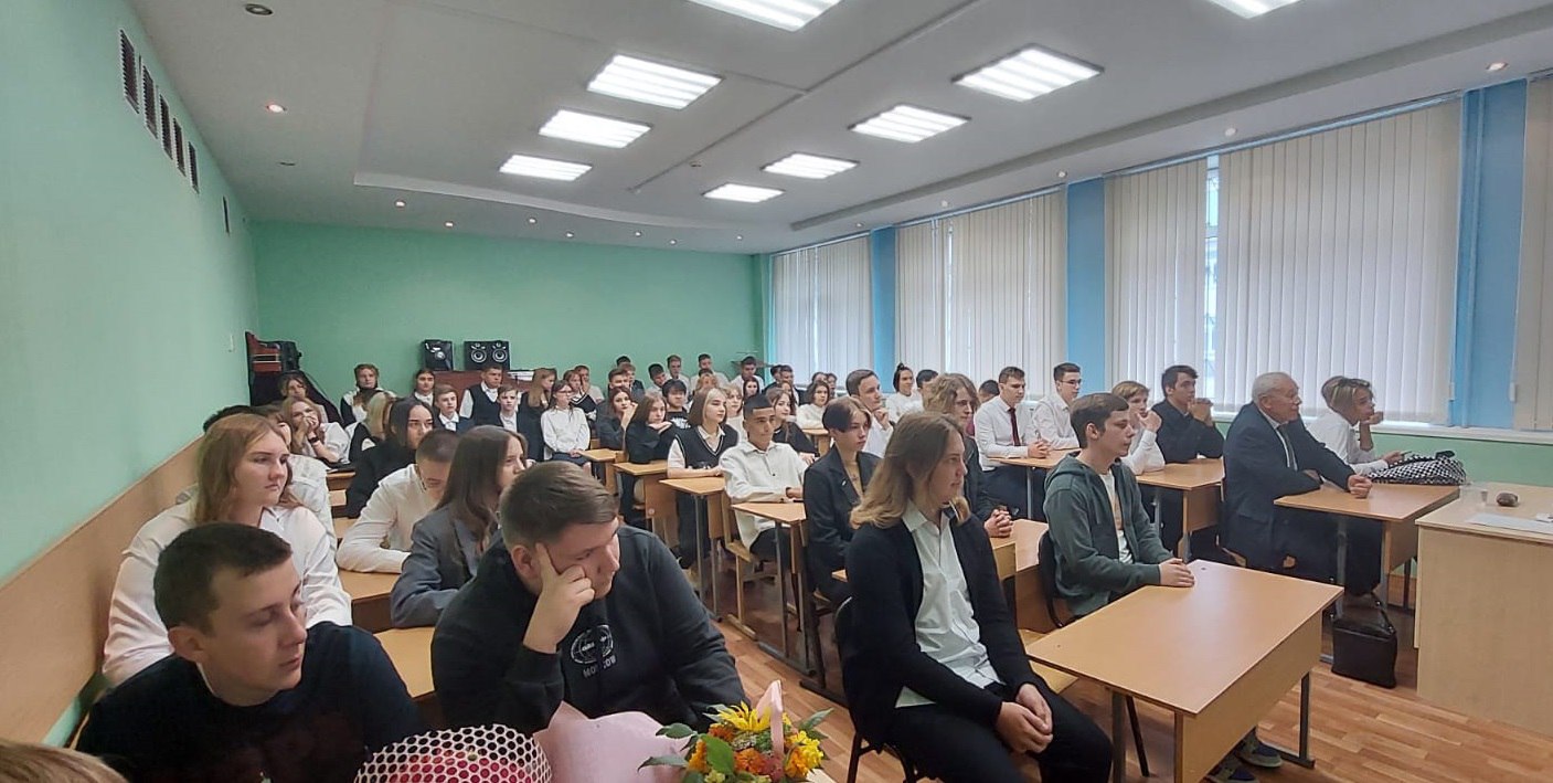 Активисты Молодежной палаты поселения Михайлово-Ярцевское рассказали девятиклассникам о своей деятельности