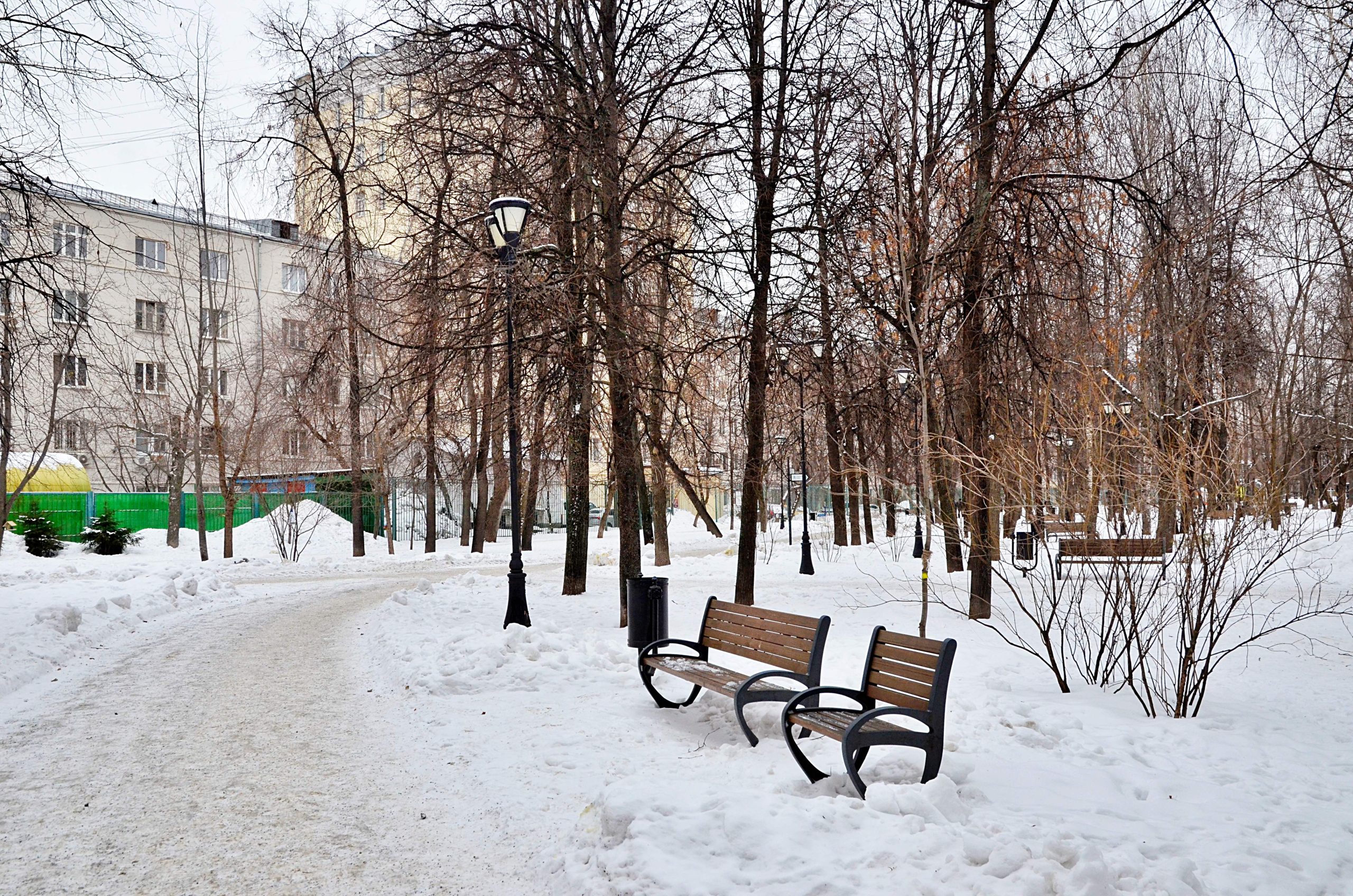 Снежная и облачная погода ожидается в столице в воскресенье