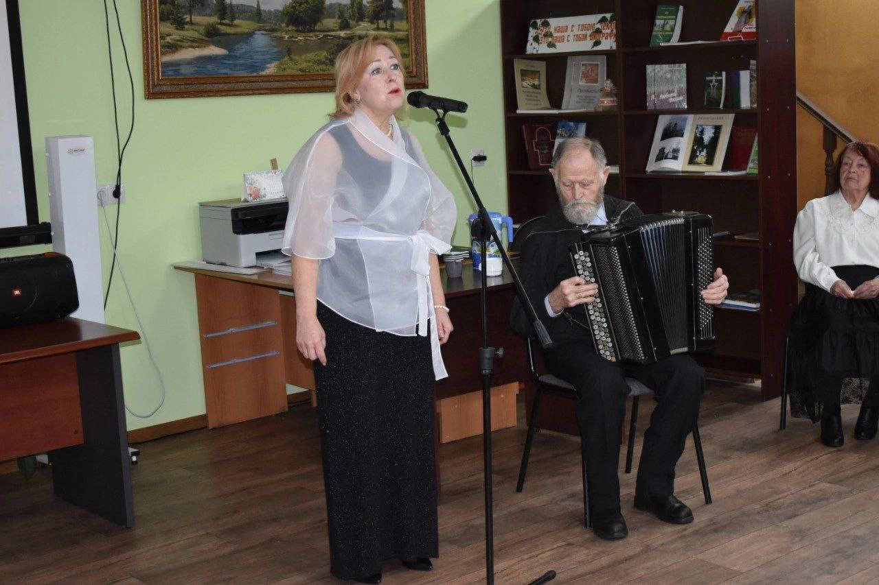Юбилейный концерт вокального ансамбля «Роговчанка» состоялся в ДК «Юбилейный» Роговского