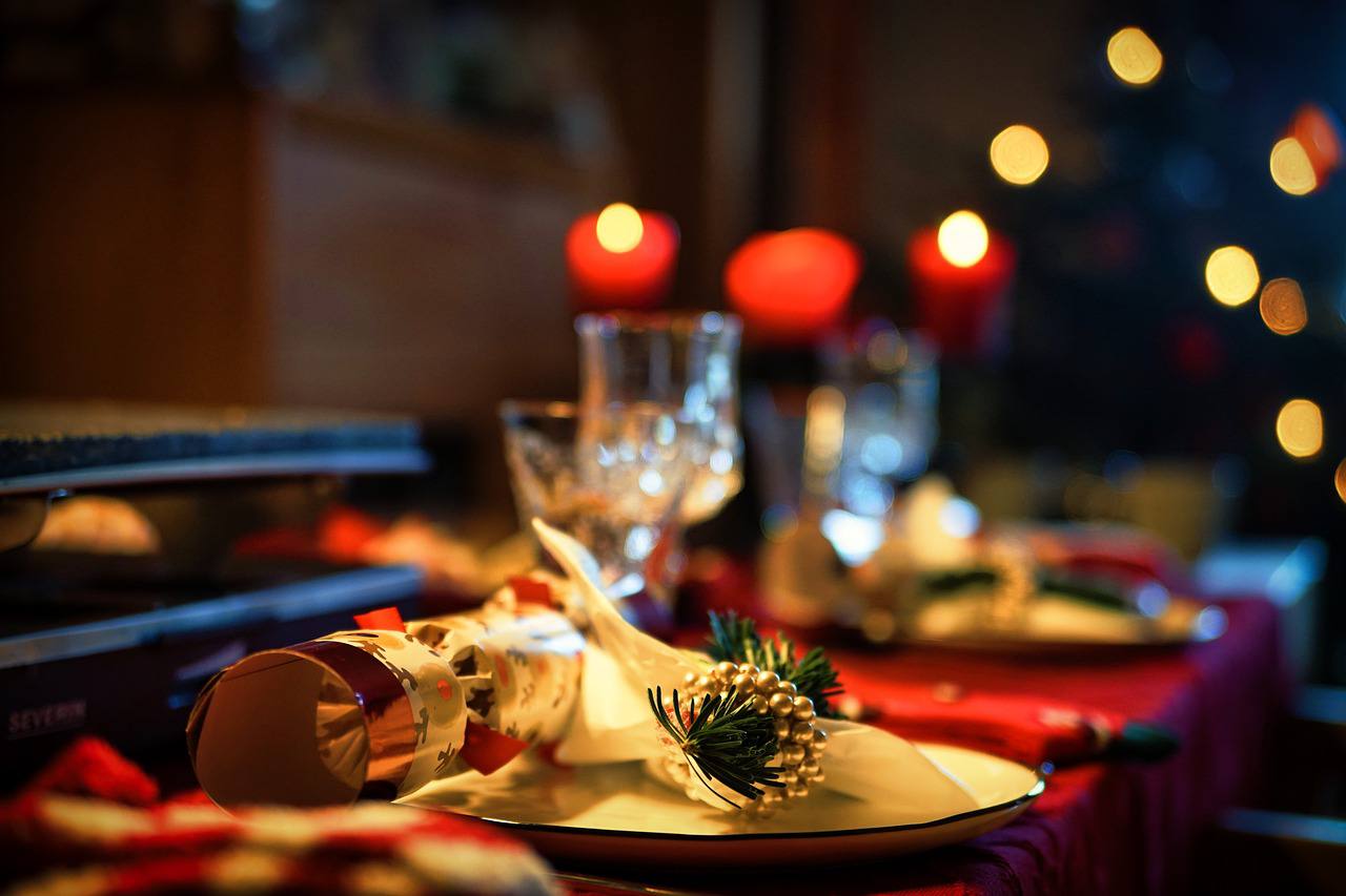 Москвичи рассказали о предпочтениях в еде на новогодний стол