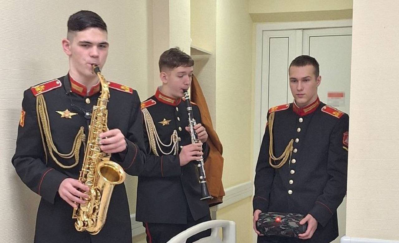 Суворовцы МВМУ из поселения Мосрентген выступили с концертными номерами для военнослужащих
