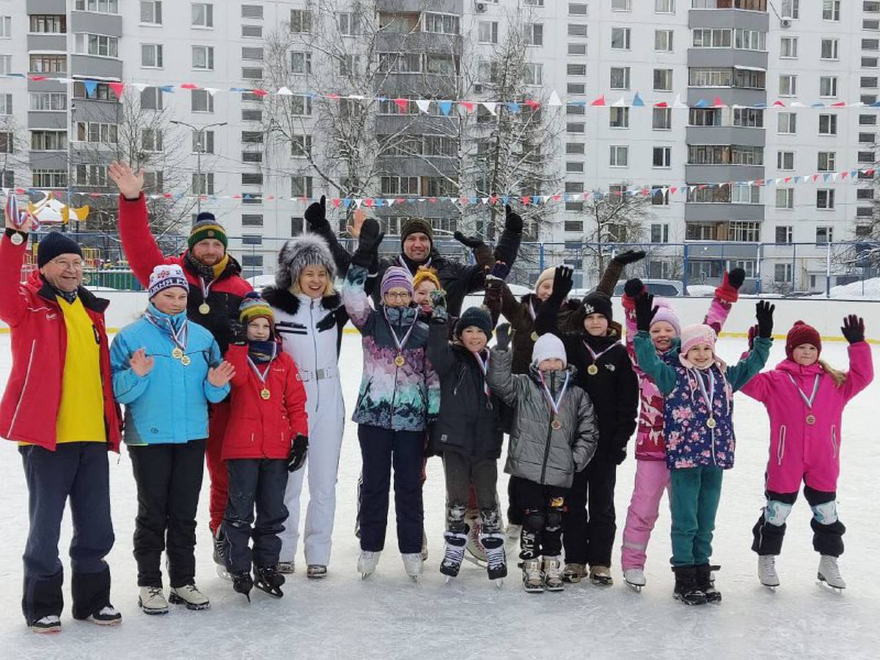 Соревнования по бегу на коньках прошли в Троицке