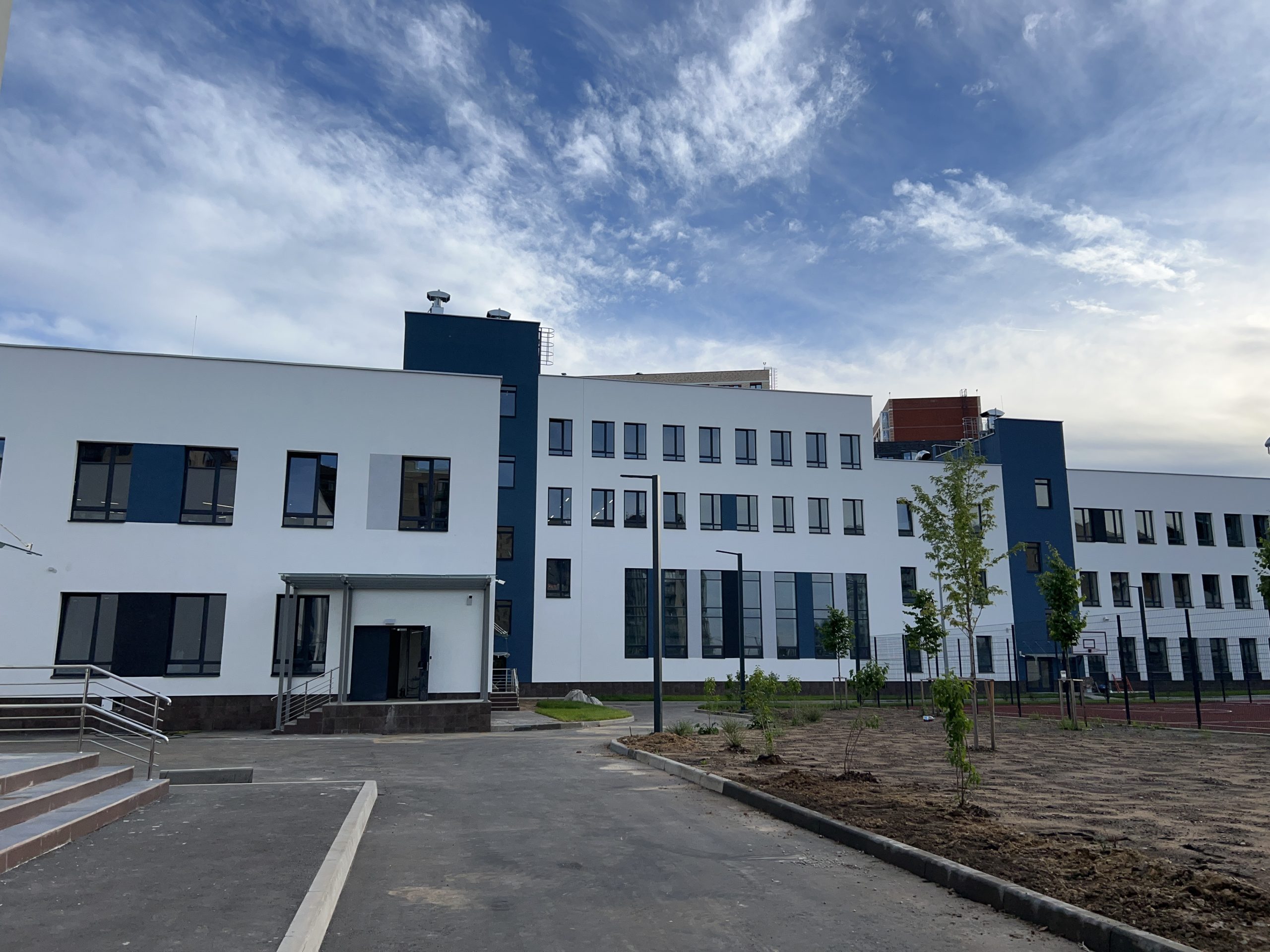 Депутат МГД Козлов проверил ход строительства школы на 1,2 тыс. мест в ТиНАО