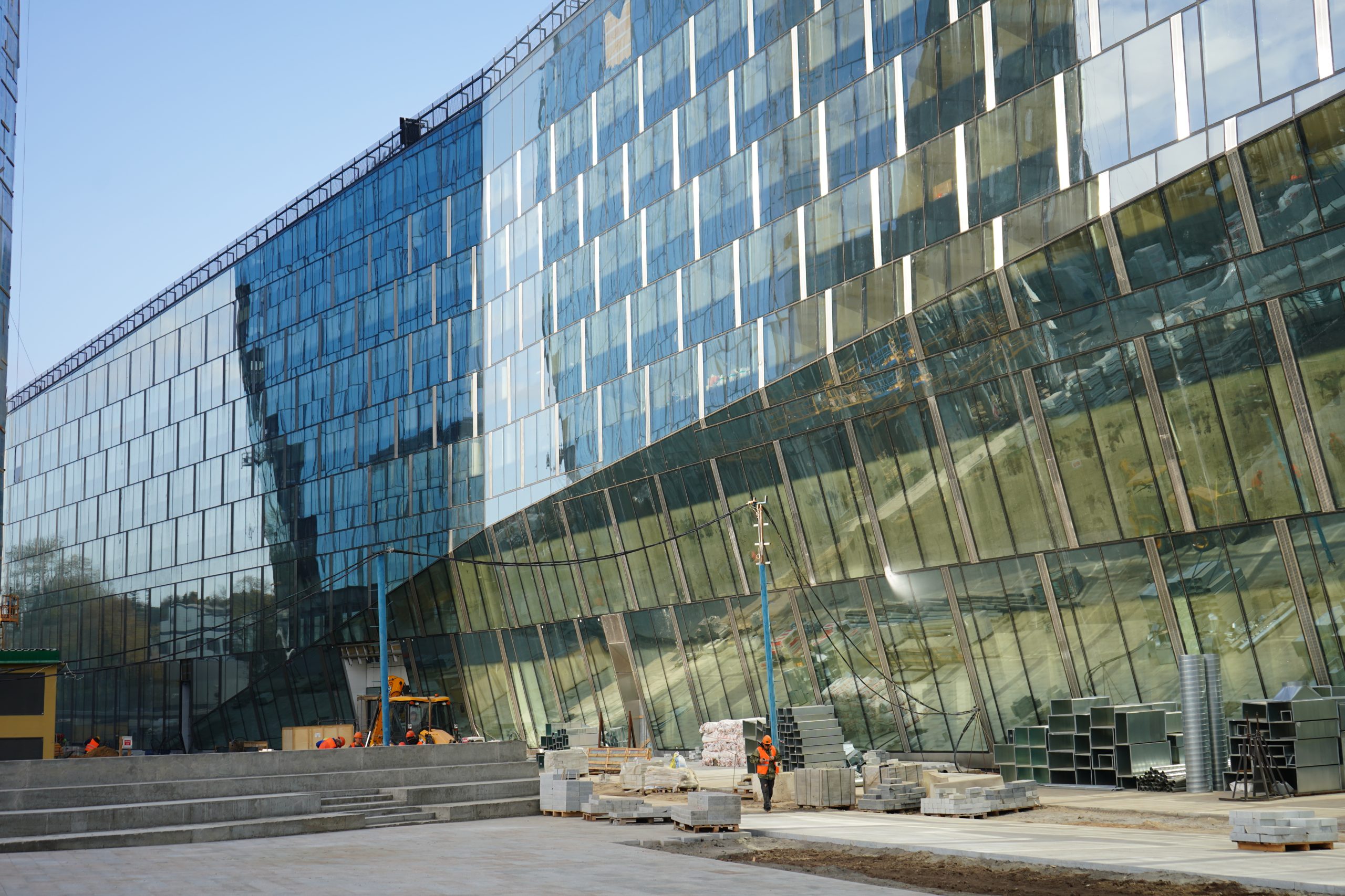 Скоро откроют: в поселении Мосрентген подходит к завершению строительство первого корпуса офисно-делового центра «Бизнес Сити»