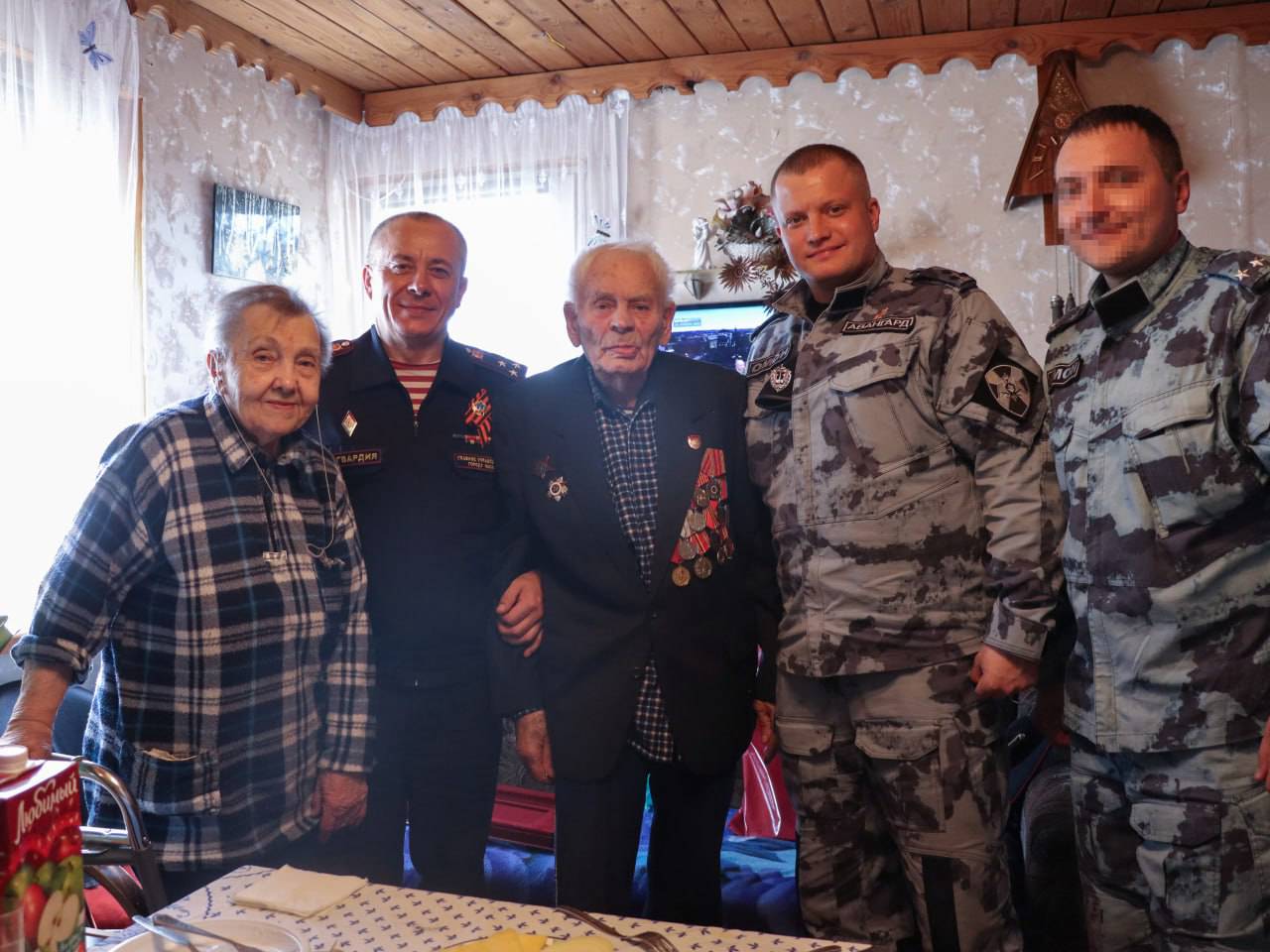 Сотрудники ОМОН «Авангард» поздравили со 101-м днём рождения ветерана Великой Отечественной войны