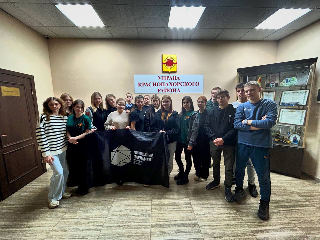 Ребята столкнулись с задачами, требующими креативного мышления и аналитического подхода. Фото предоставила председатель Молодежной палаты Краснопахорского района Милена Касьянова