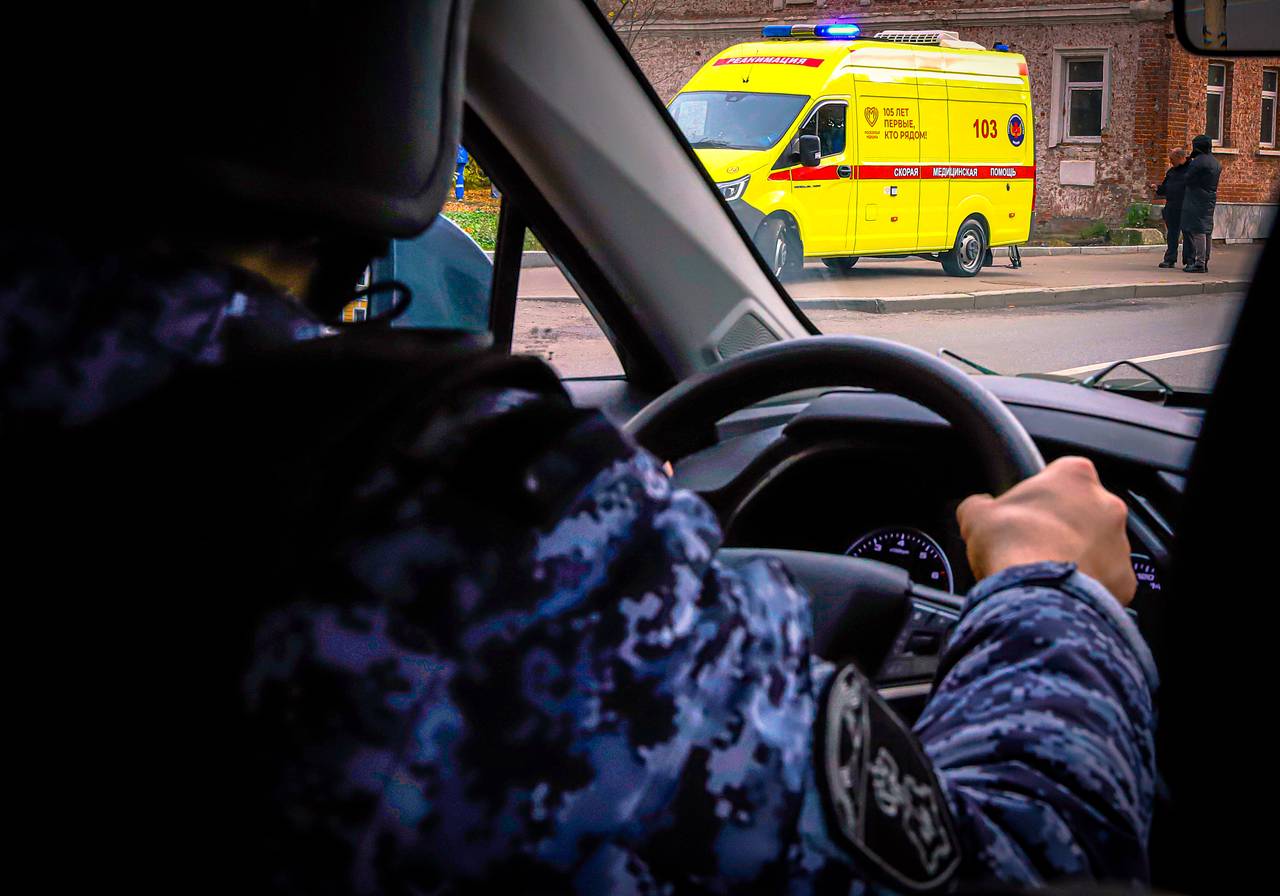 В Москве росгвардейцы оказали помощь потерявшей сознание женщине