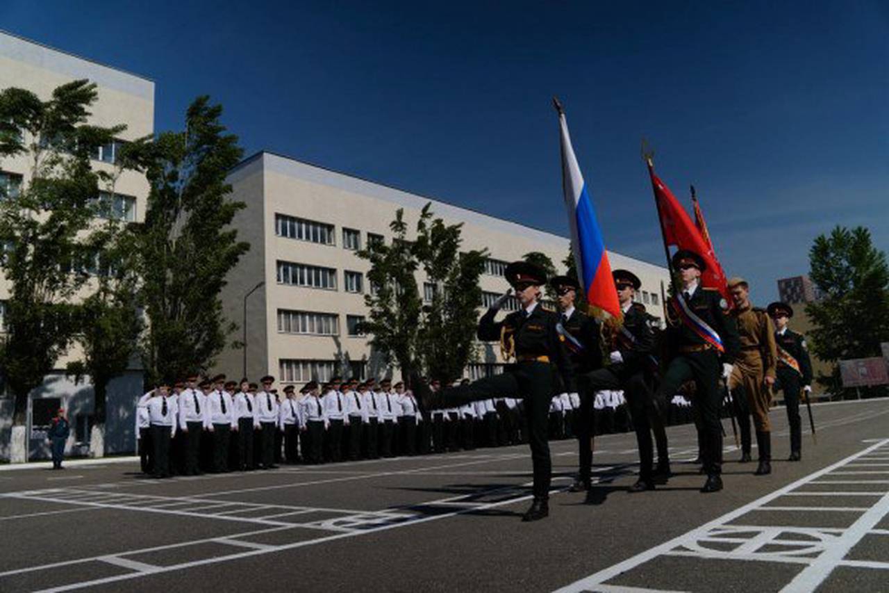 Столичные росгвардейцы поздравили первокурсников подшефного колледжа с принятием клятвы курсанта