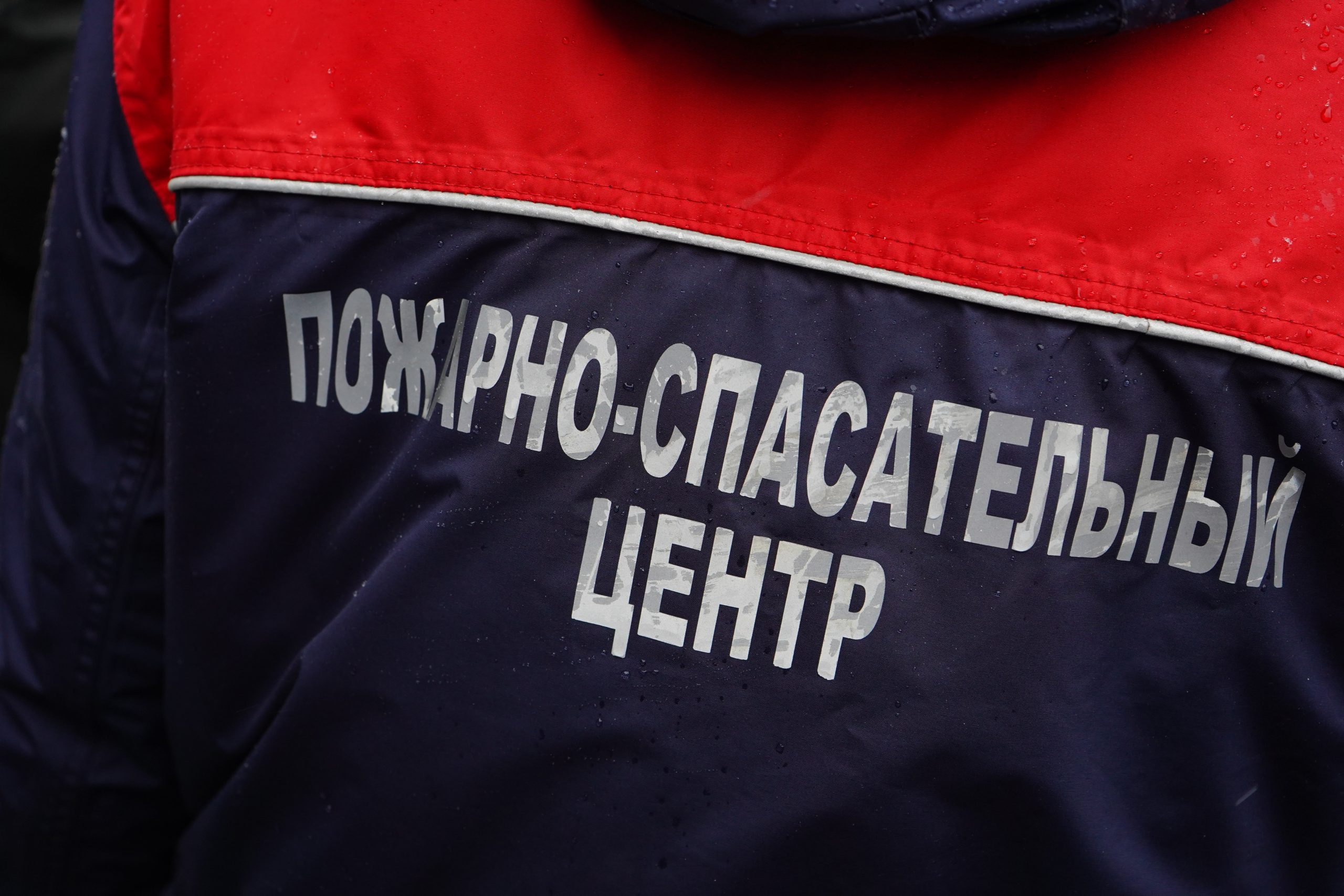Сотрудники столичных пожарных и коммунальных служб работают в усиленном режиме в связи с жарой