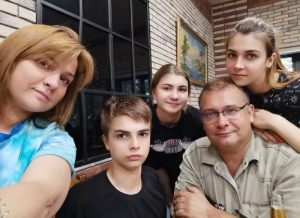 Наталья Иванченко вместе с детьми. Фото предоставила Наталья Иванченко