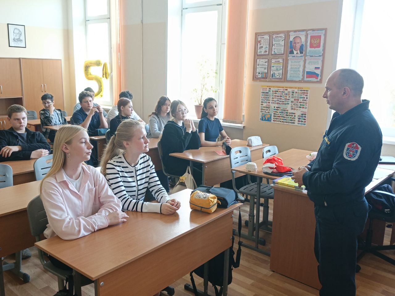 Московские спасатели расширяют горизонты безопасности уроки для школьников