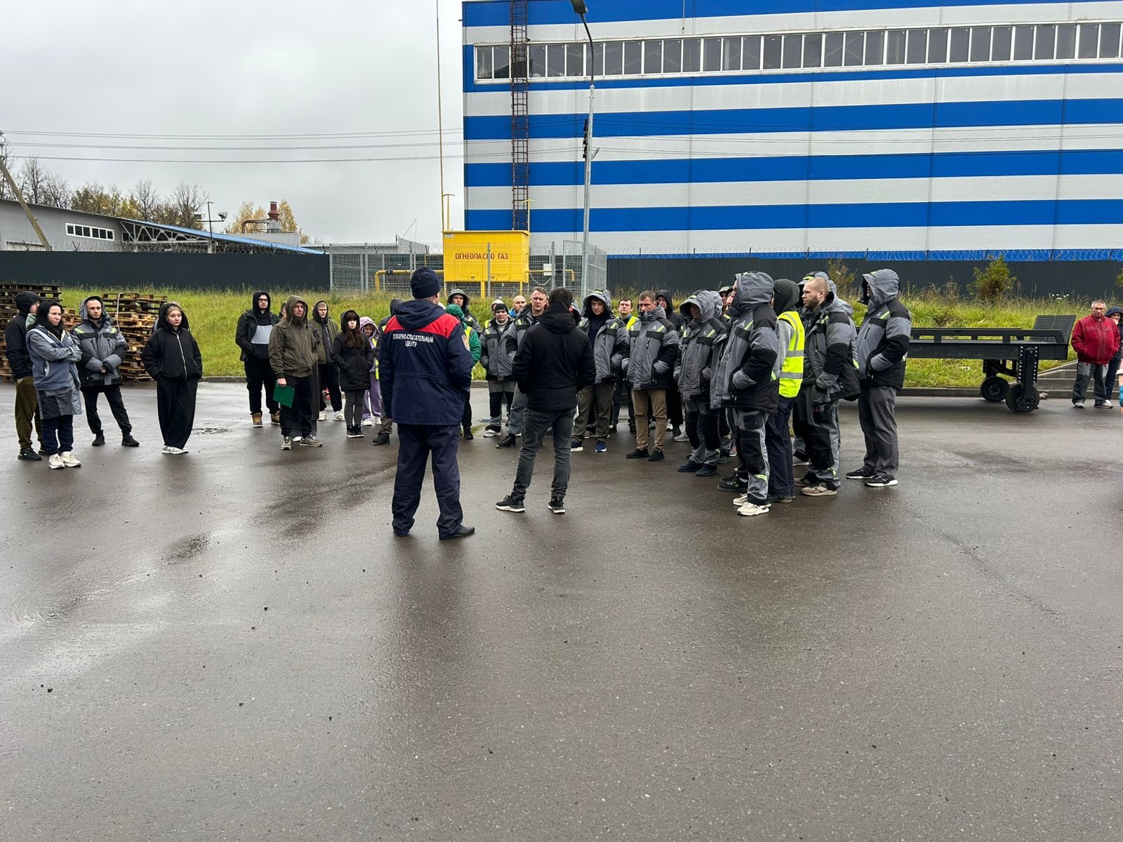 Тематические мероприятия продолжают организовывать спасатели в ТиНАО