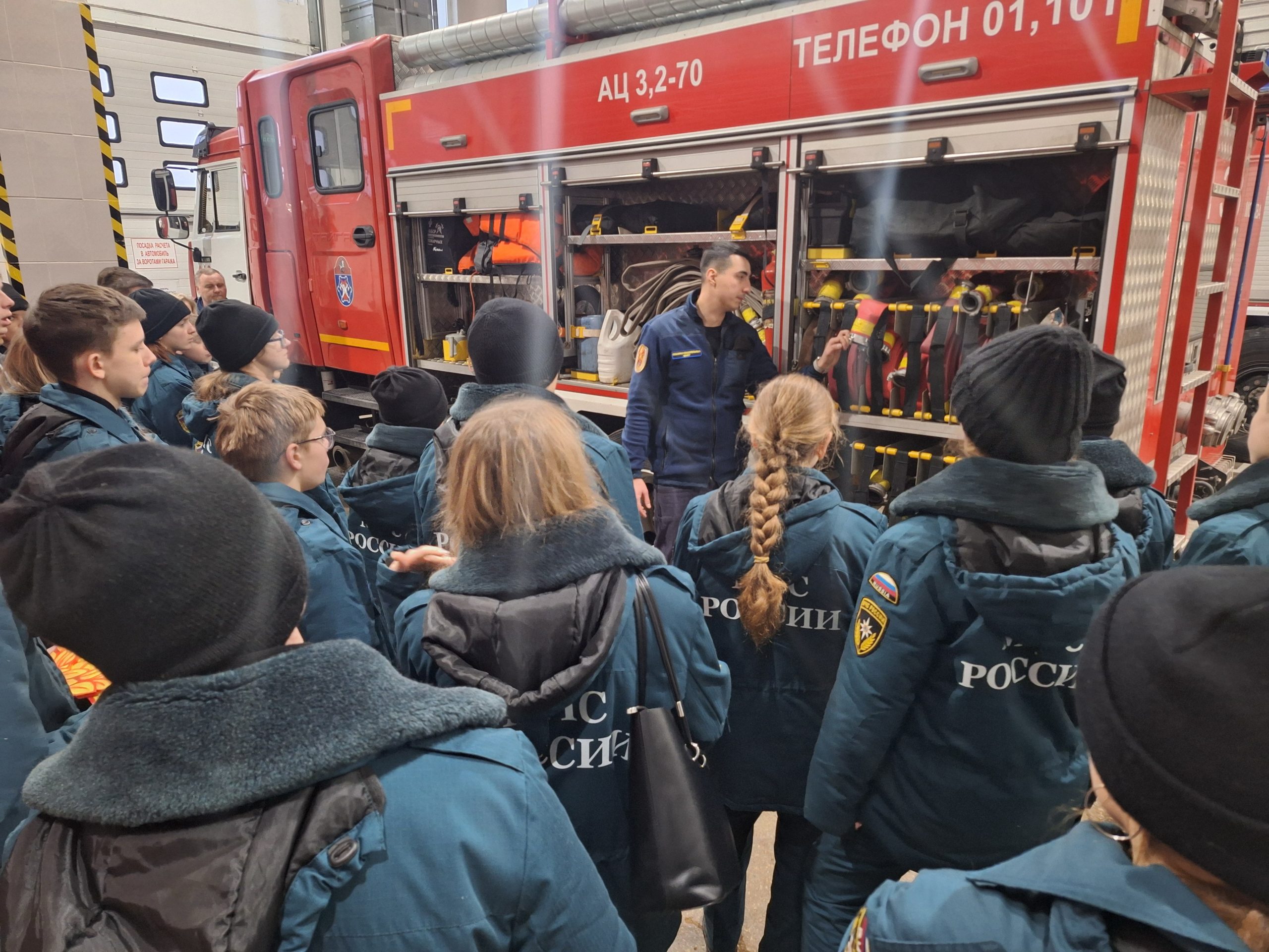 Спасатели из Филимонковского провели экскурсию для кадетов