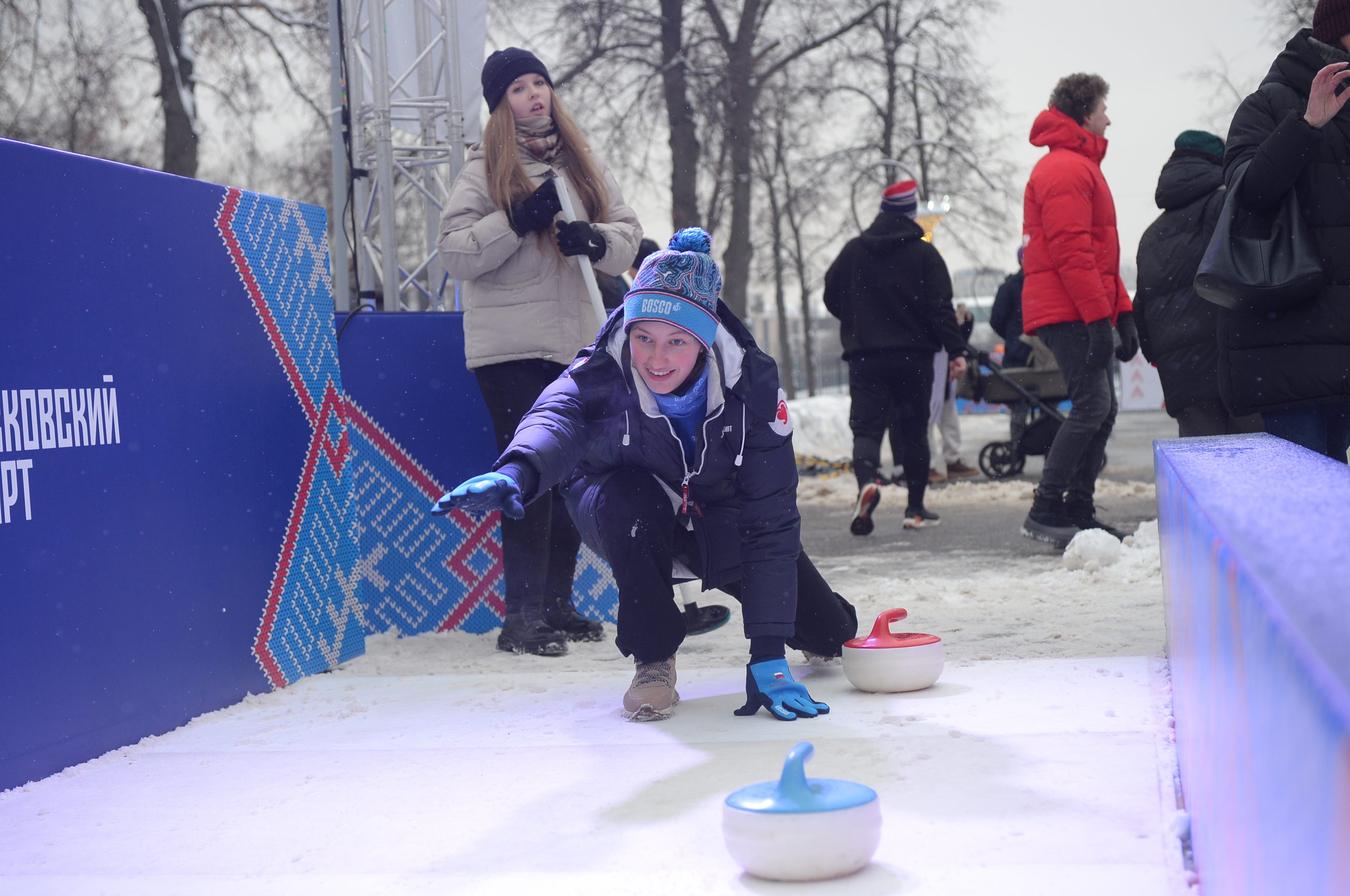Снежный дартс и керлинг: в «Лужниках» пройдет зимний «День московского спорта»