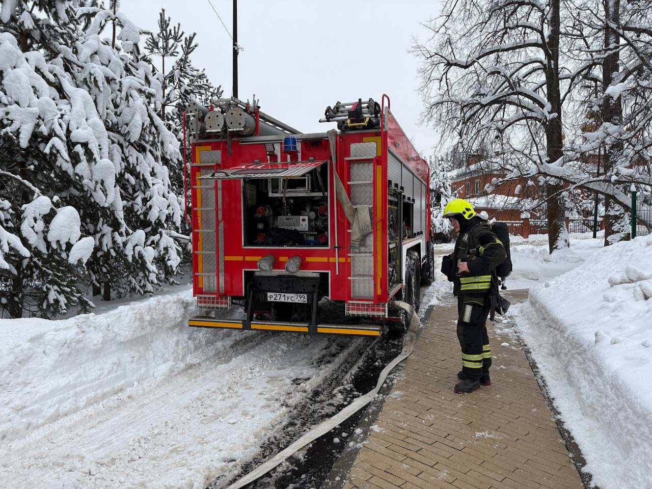 Пожарно-тактические учения провели для жителей ТиНАО